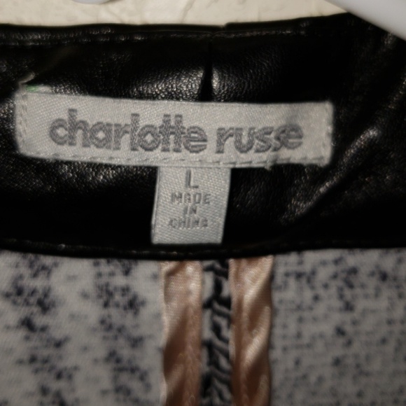 Blazer - Picture 2 of 5